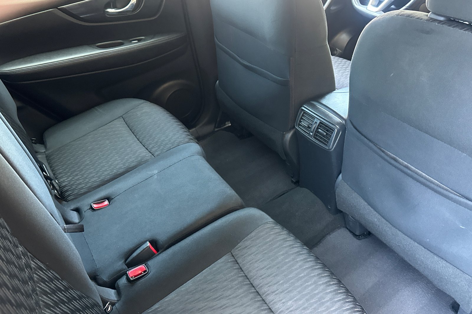 Used 2019 Nissan Rogue SV FWD image 31
