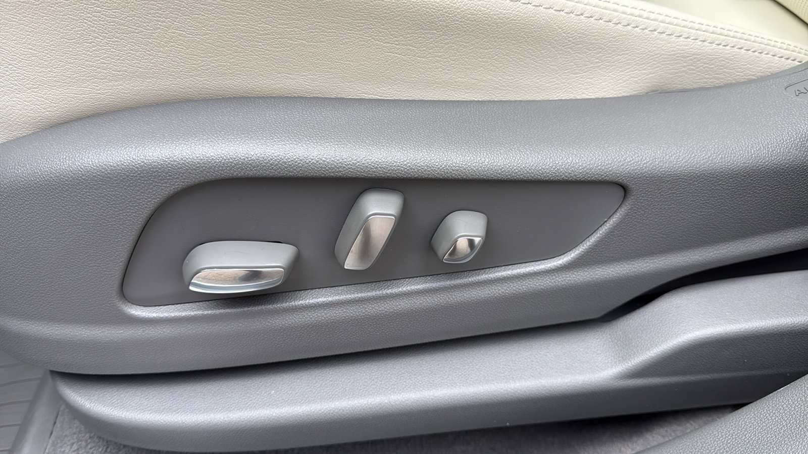 New 2026 Cadillac XT5 Premium Luxury w/ Driver Assist Package image 12