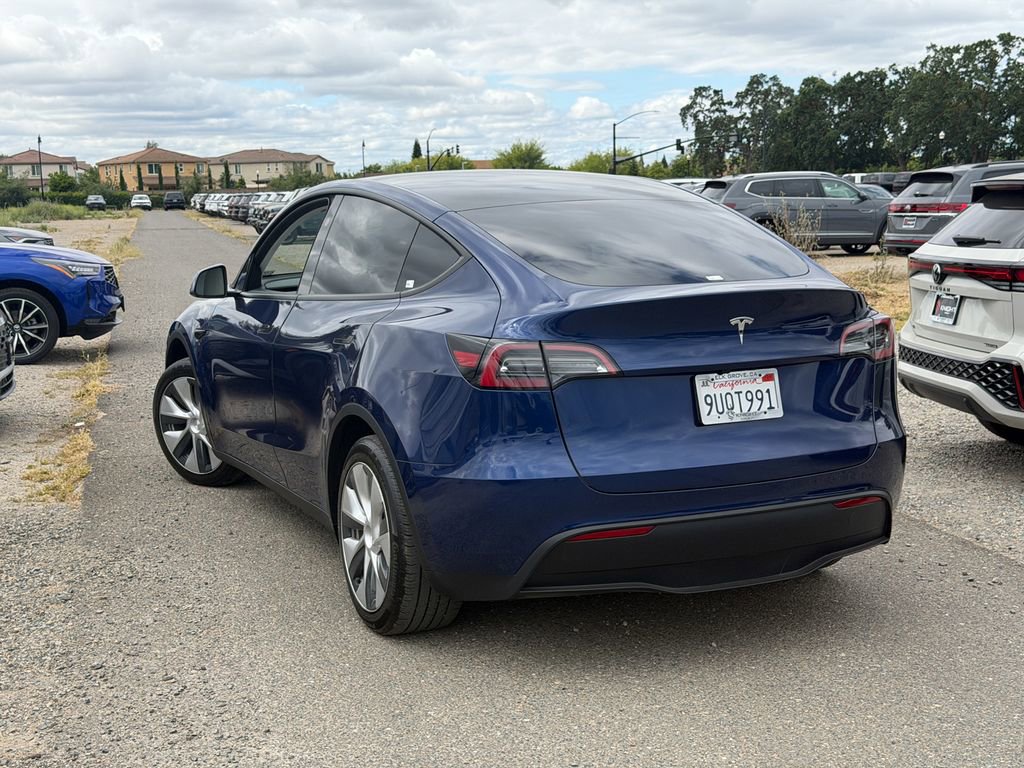 Used 2024 Tesla Model Y Long Range RWD image 7
