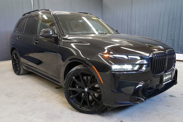 Used 2024 BMW X7 xDrive40i w/ Executive Package AWD/4WD image 3