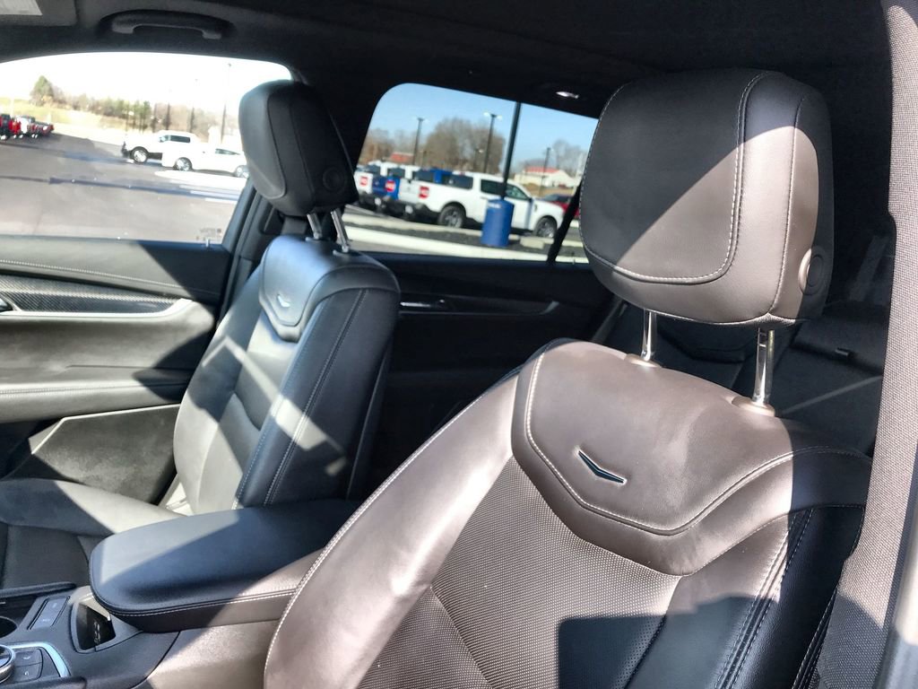 Used 2024 Cadillac XT6 Sport image 11