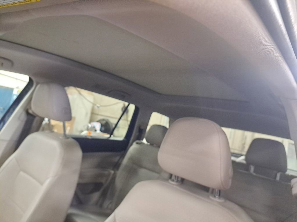 Used 2021 Volkswagen Atlas SE image 36
