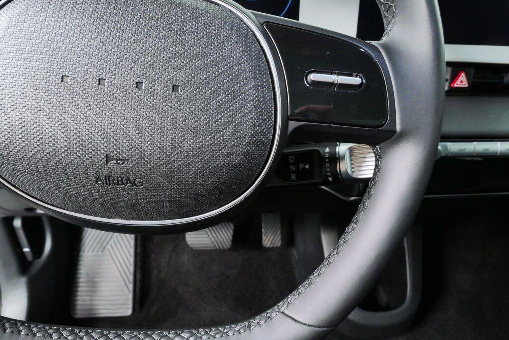 Used 2023 Hyundai Ioniq 5 Limited AWD/4WD image 10