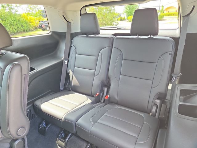 Used 2022 GMC Acadia SLT w/ Technology Package image 10