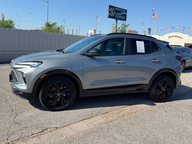 Used 2025 Buick Encore GX Sport Touring w/ Advanced Technology Package image 3