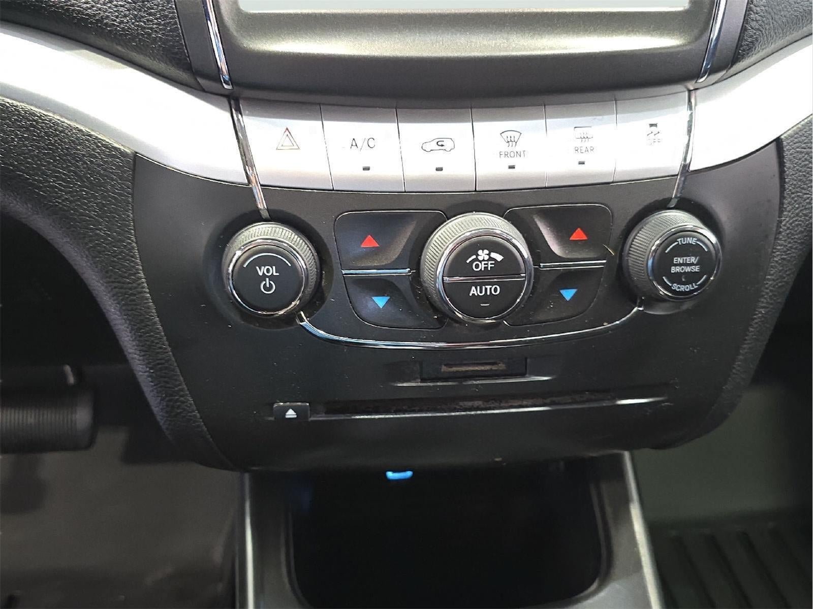 Used 2019 Dodge Journey SE FWD image 14
