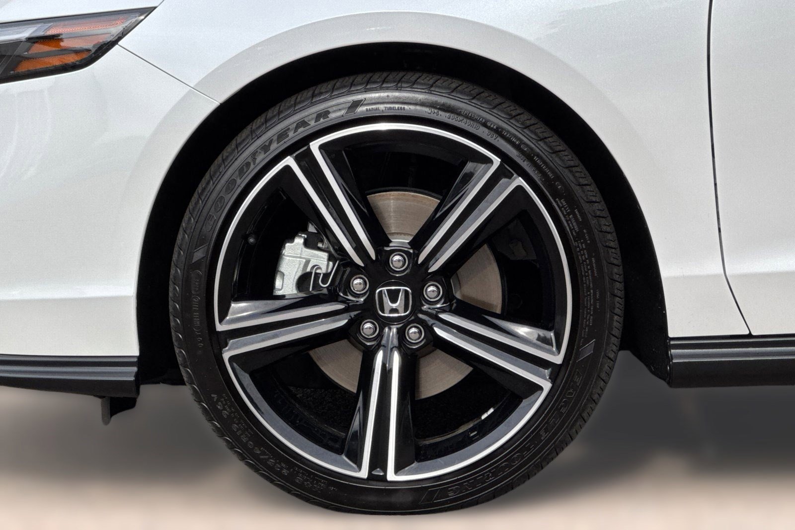Used 2025 Honda Accord Sport image 12
