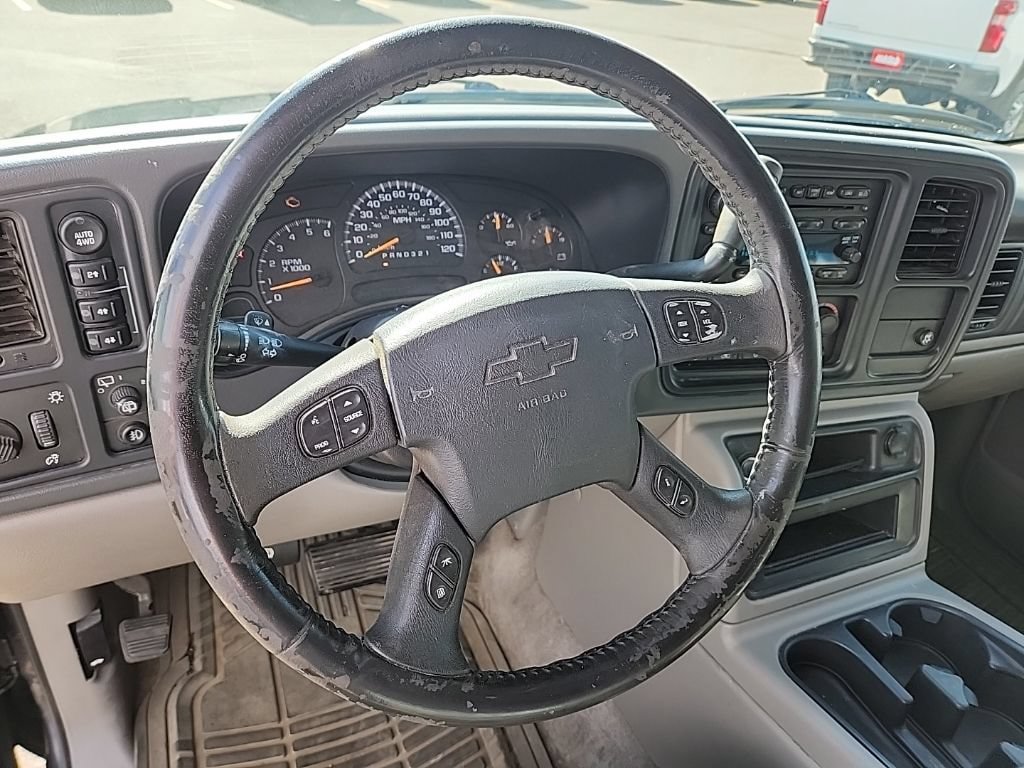 Used 2006 Chevrolet Suburban LT w/ Preferred Equipment Group AWD/4WD image 9