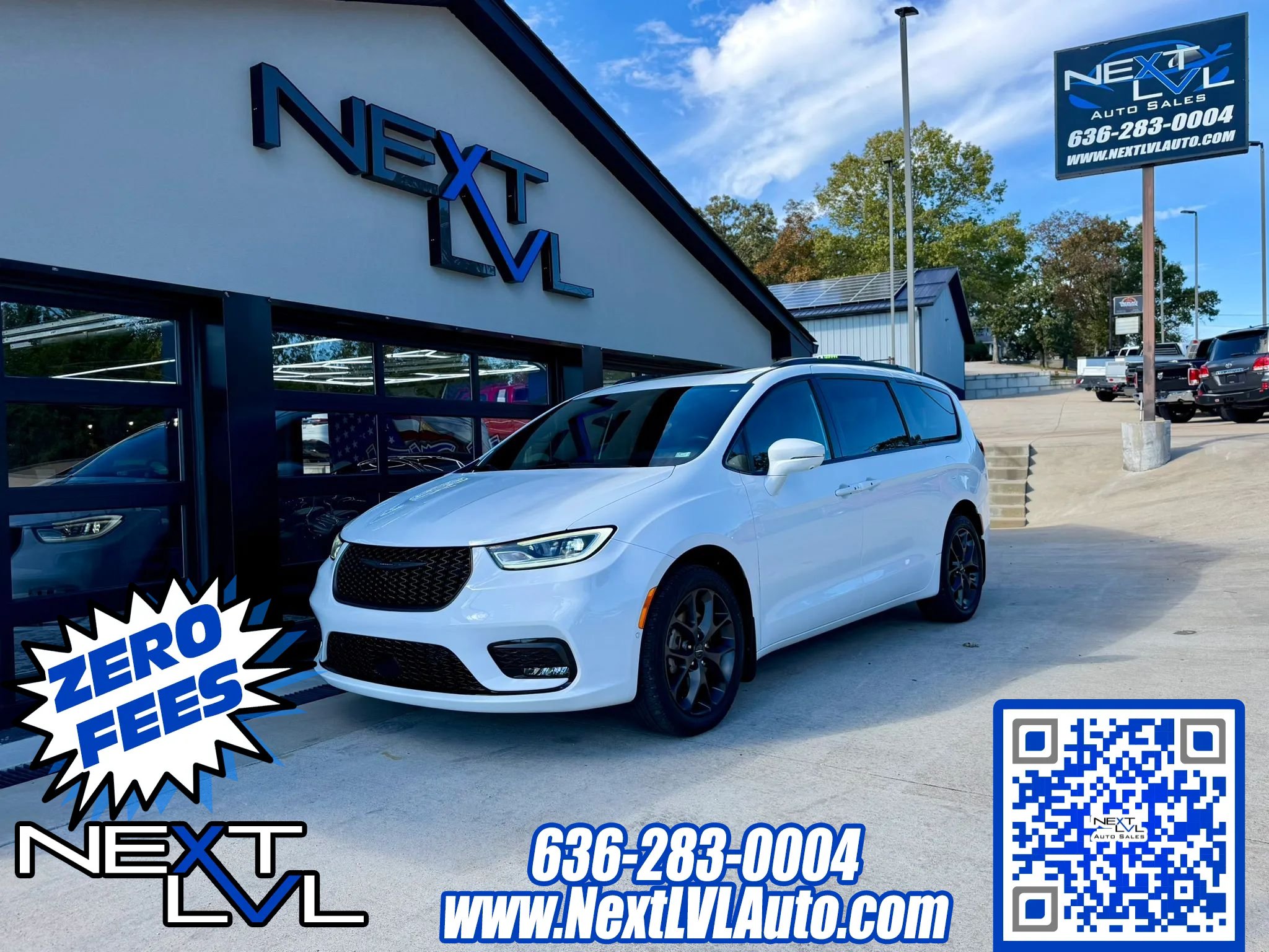 Used 2022 Chrysler Pacifica Touring-L w/ Uconnect Theater Family Group