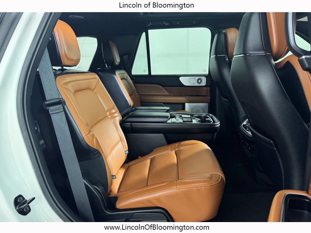 Used 2019 Lincoln Navigator Reserve AWD/4WD image 11