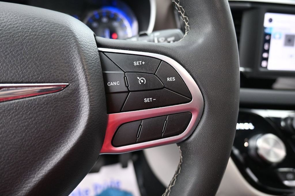 Used 2023 Chrysler Voyager LX FWD image 33
