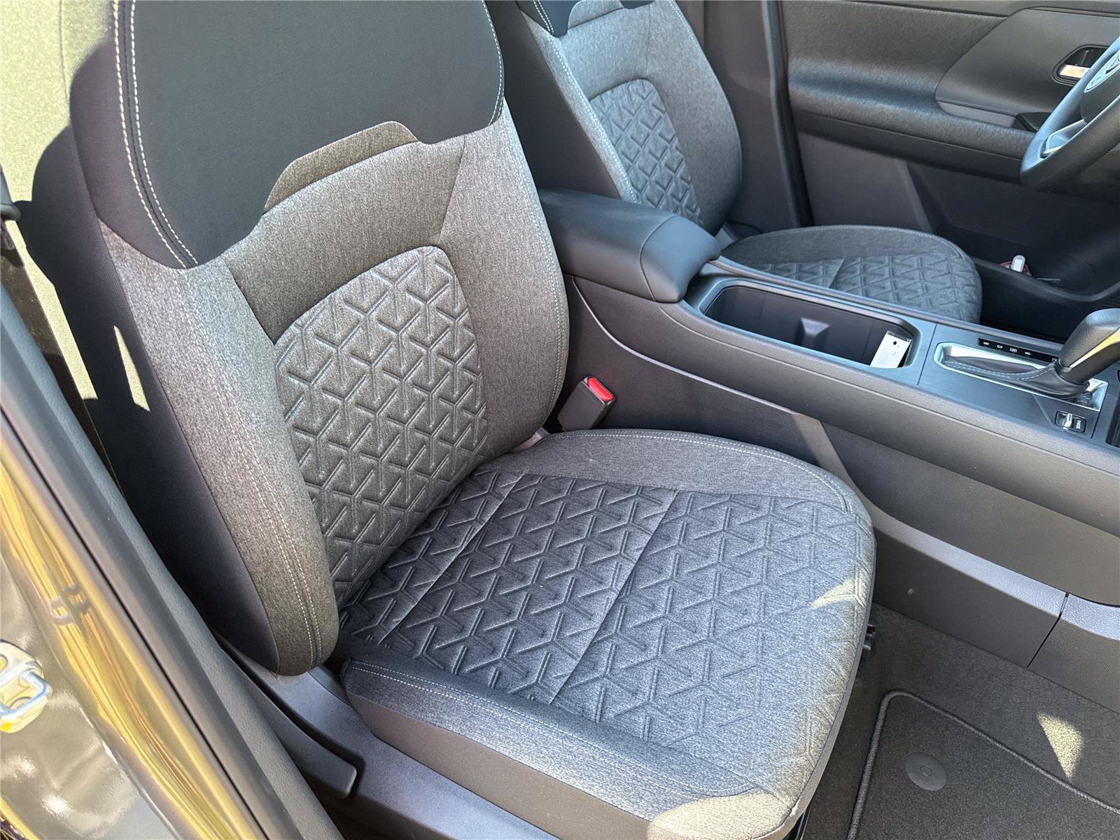 New 2026 Nissan Kicks SV w/ Interior Electronics Package FWD image 32