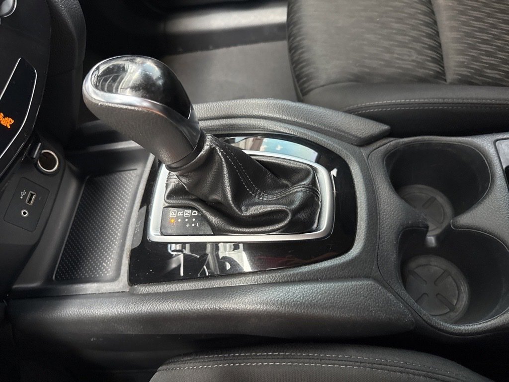 Used 2018 Nissan Rogue S image 17