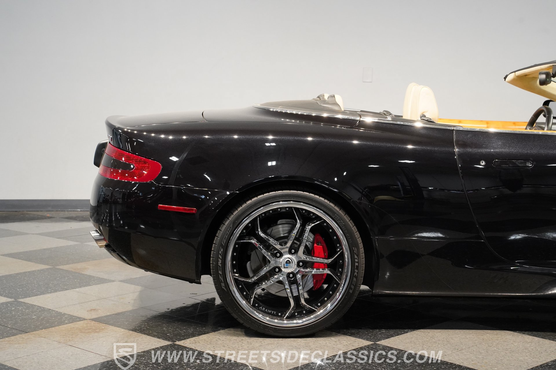 Used 2007 Aston Martin DB9 Volante RWD image 30