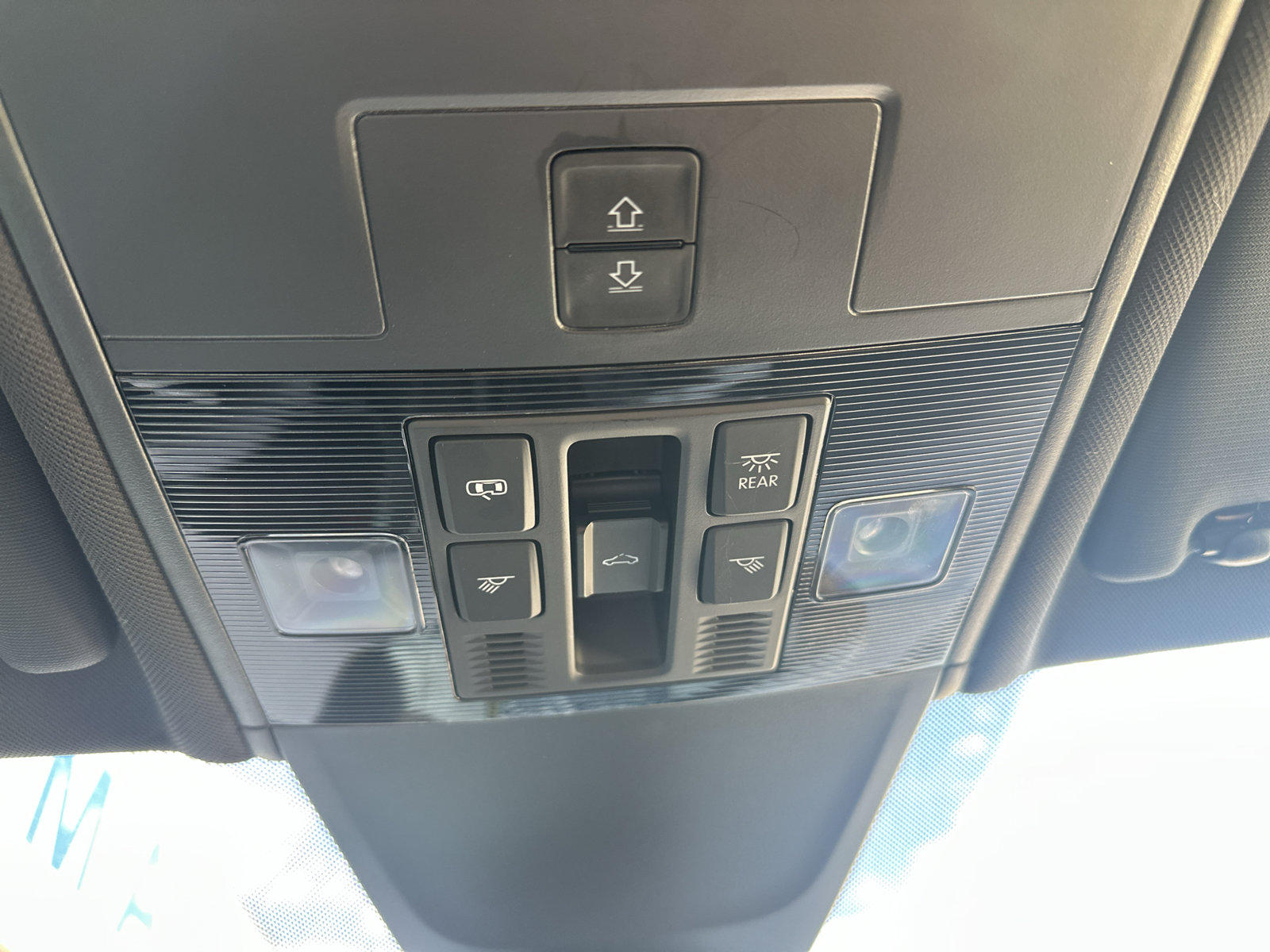 Used 2024 Volkswagen Tiguan SE R-Line AWD/4WD image 25