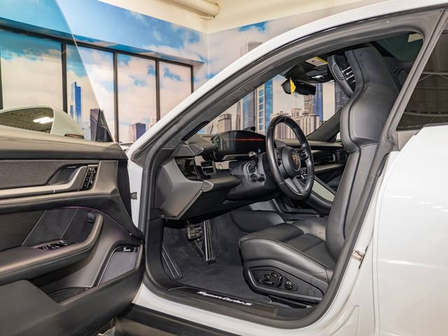 Used 2020 Porsche Taycan Turbo S image 13