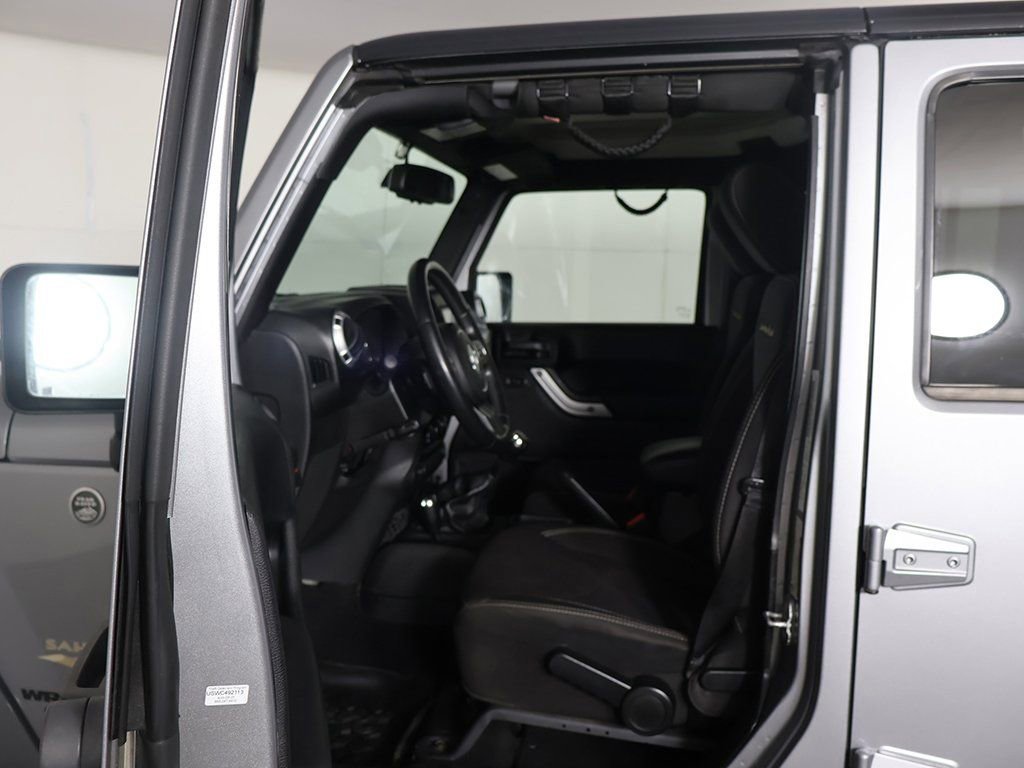 Used 2014 Jeep Wrangler Unlimited Sahara w/ Connectivity Group image 24