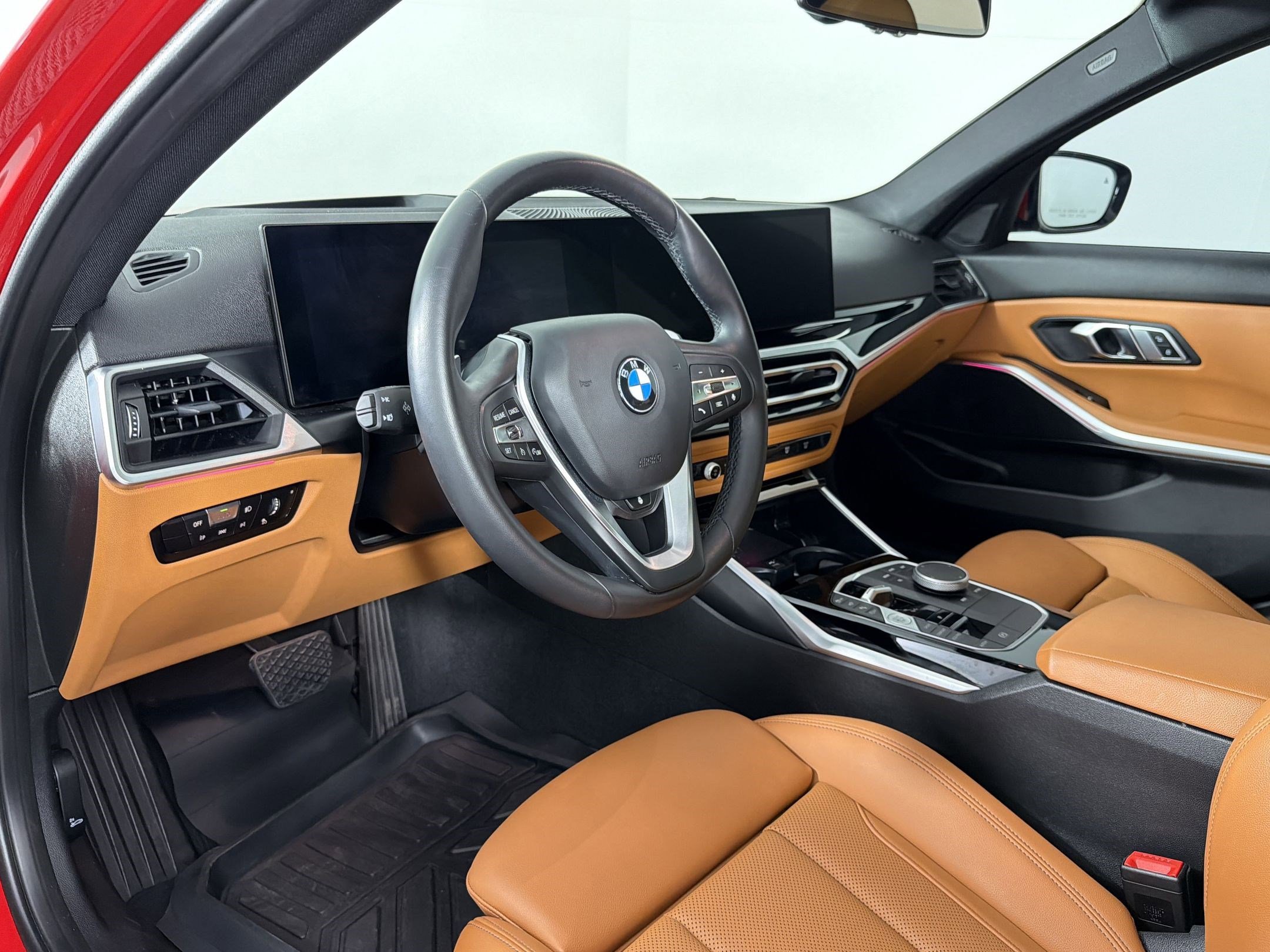 Used 2023 BMW 330i Sedan w/ Premium Package image 4