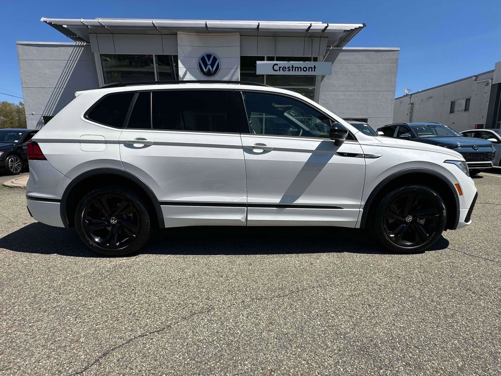 Certified 2023 Volkswagen Tiguan SE R-Line AWD/4WD image 5
