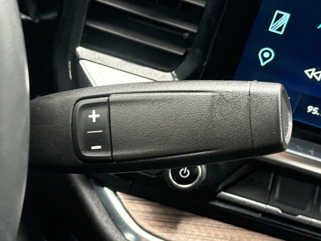 Used 2025 Chevrolet Silverado 1500 LT image 29