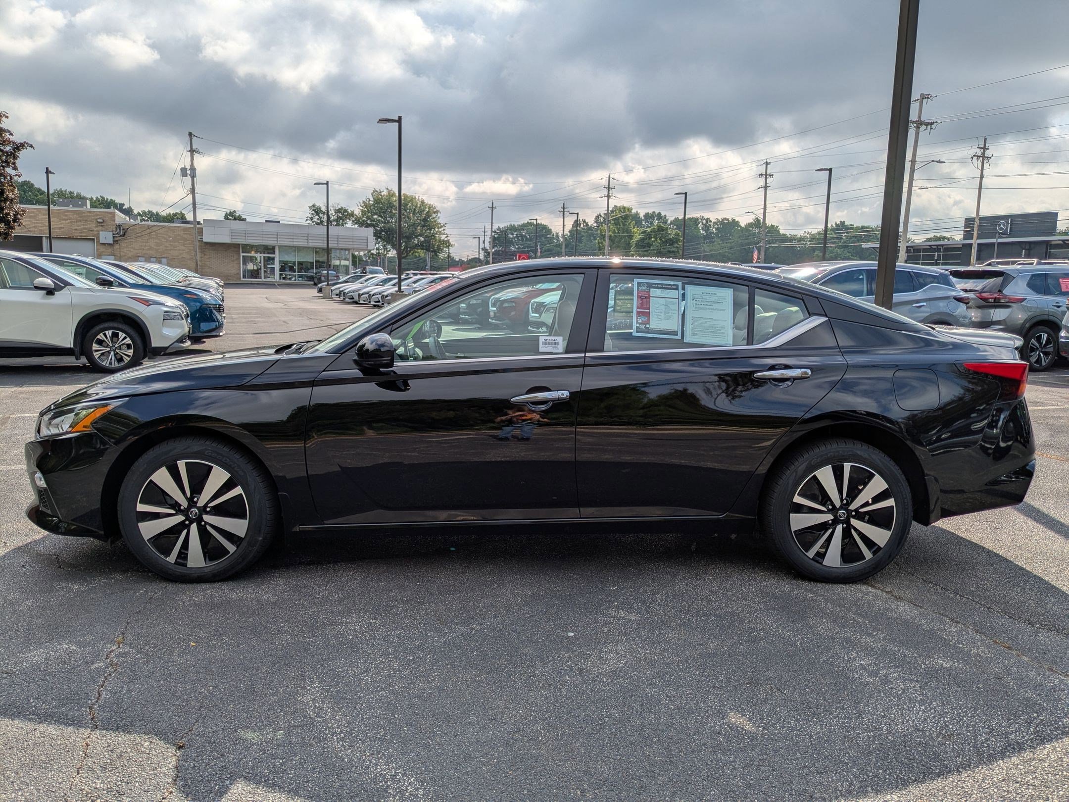Certified 2022 Nissan Altima 2.5 SV w/ SV Premium Package image 9