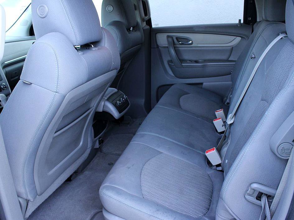 Used 2014 Chevrolet Traverse LS image 17
