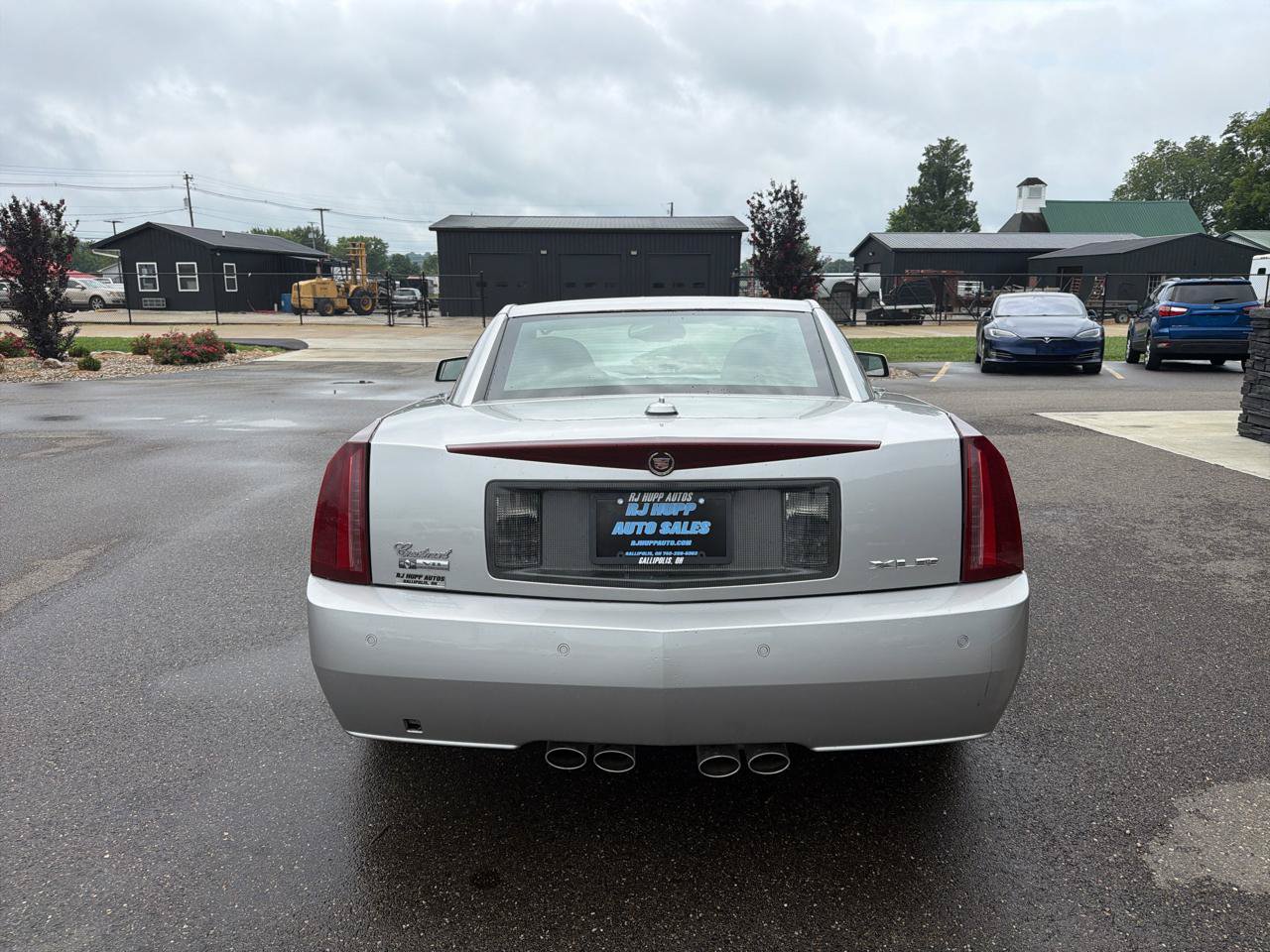 Used 2005 Cadillac XLR RWD image 5