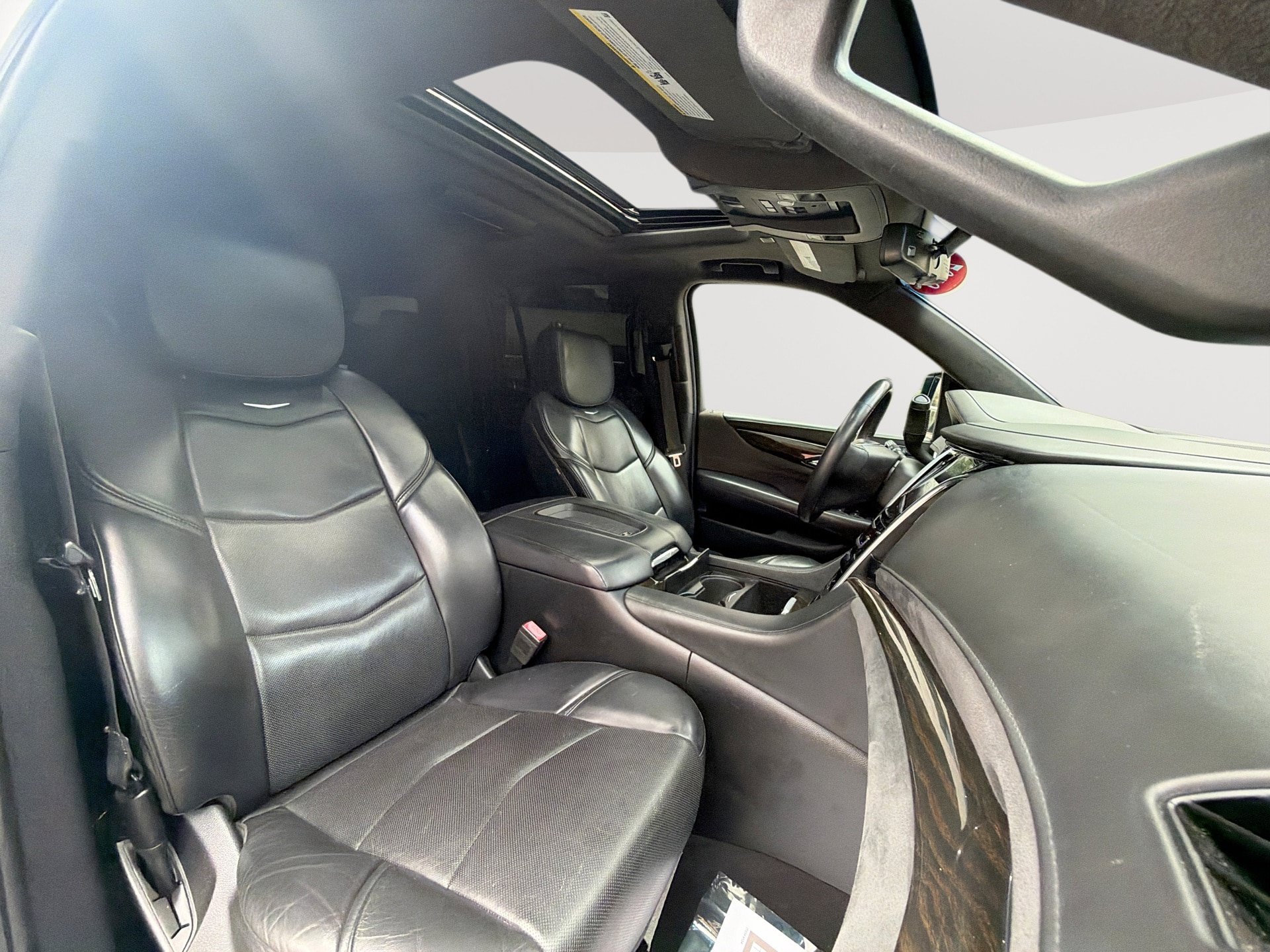 Used 2018 Cadillac Escalade ESV Platinum RWD image 28