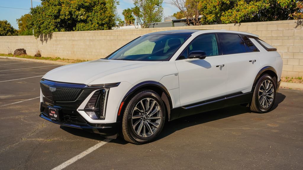 New 2026 Cadillac Lyriq Sport w/ LPO, Floor Liner Package AWD/4WD image 3
