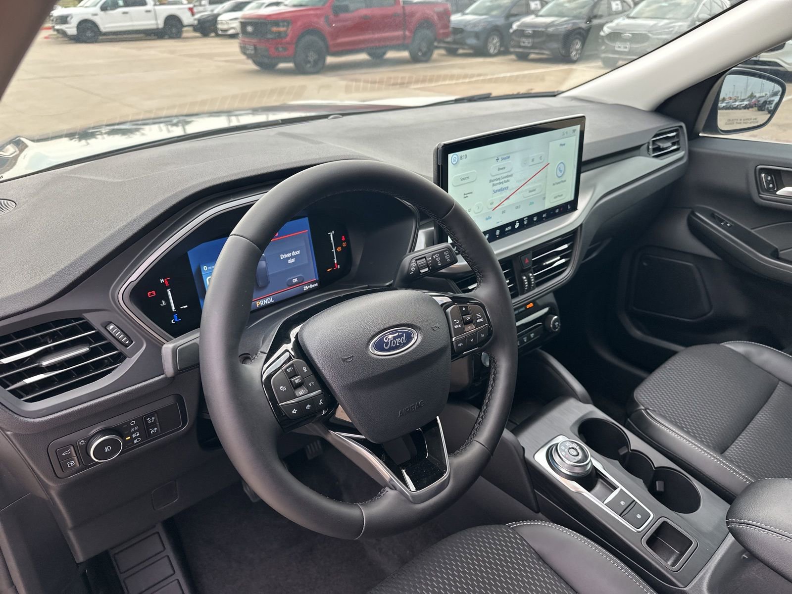 New 2025 Ford Escape SE image 9