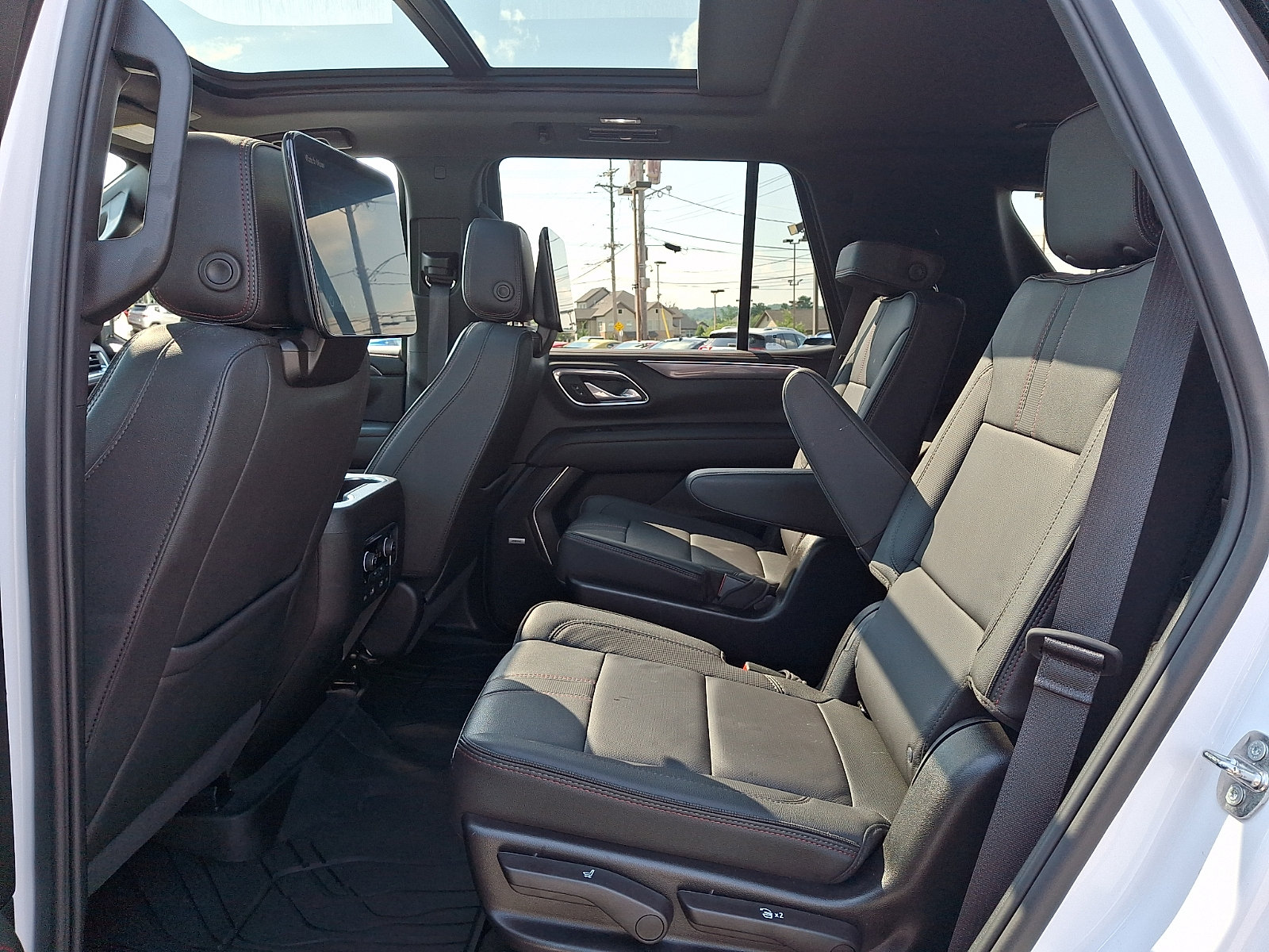 Certified 2024 Chevrolet Tahoe RST w/ Luxury Package AWD/4WD image 11