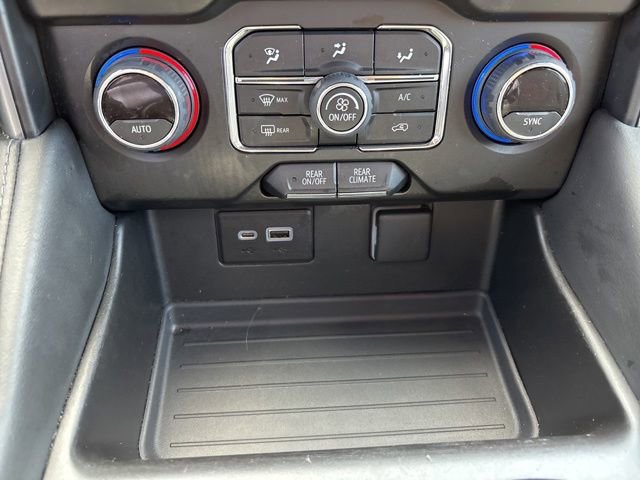 Used 2022 Chevrolet Suburban LS AWD/4WD image 26