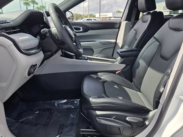 Certified 2024 Jeep Compass Latitude AWD/4WD image 10
