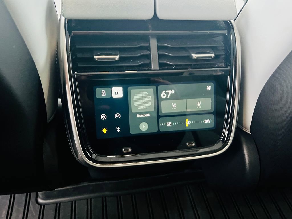 Used 2023 Rivian R1S Adventure image 26