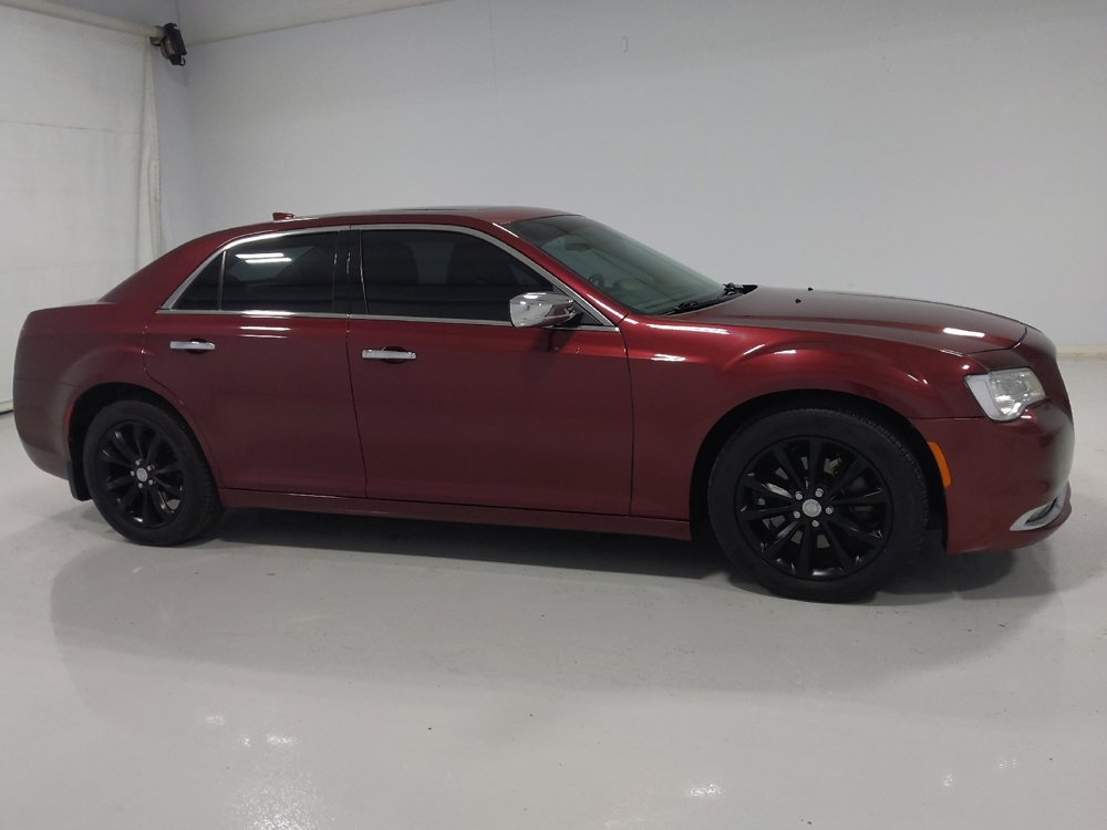 Used 2017 Chrysler 300 C image 11