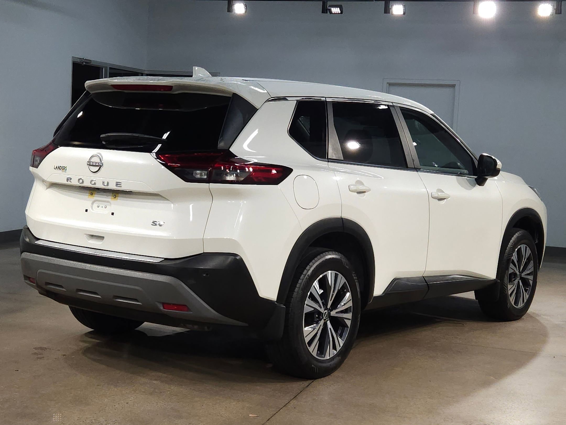 Used 2023 Nissan Rogue SV image 7