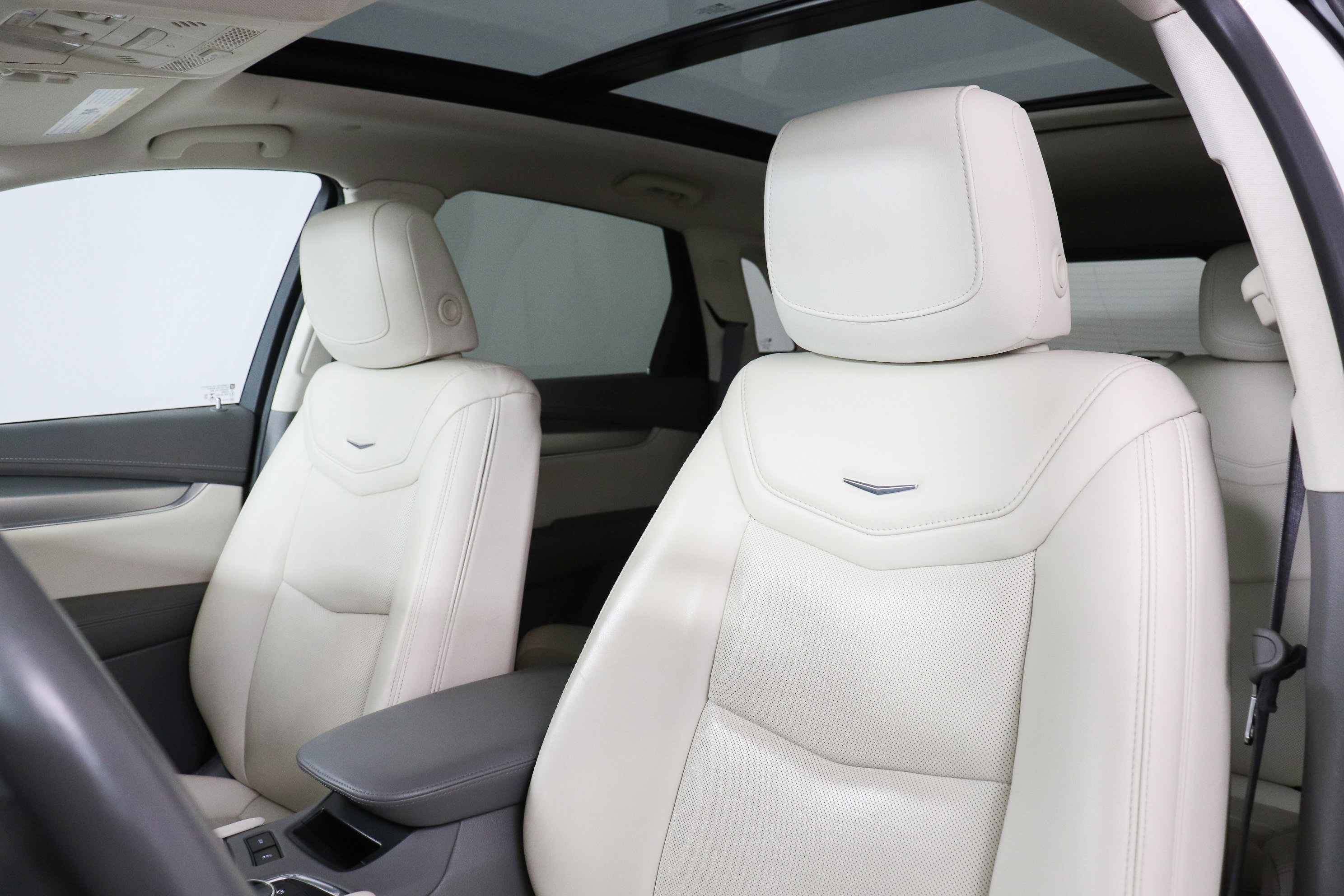 Used 2022 Cadillac XT5 Premium Luxury AWD/4WD image 13