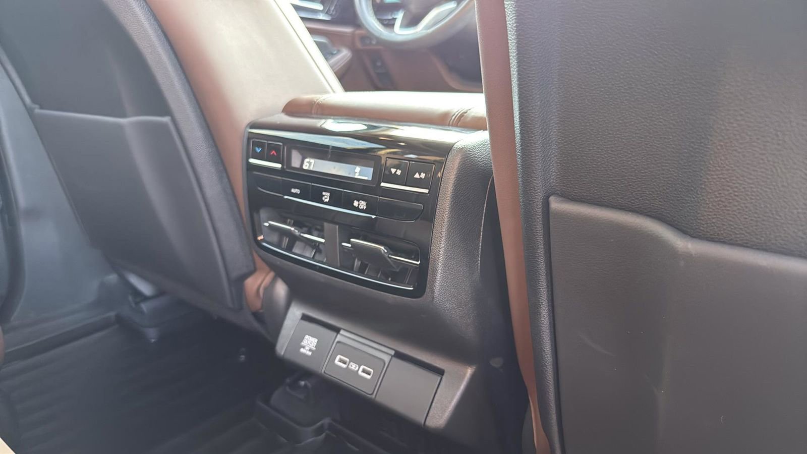 Used 2024 Acura MDX SH-AWD w/ Technology Package image 28