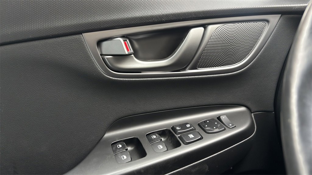 Used 2019 Hyundai Kona Ultimate image 18