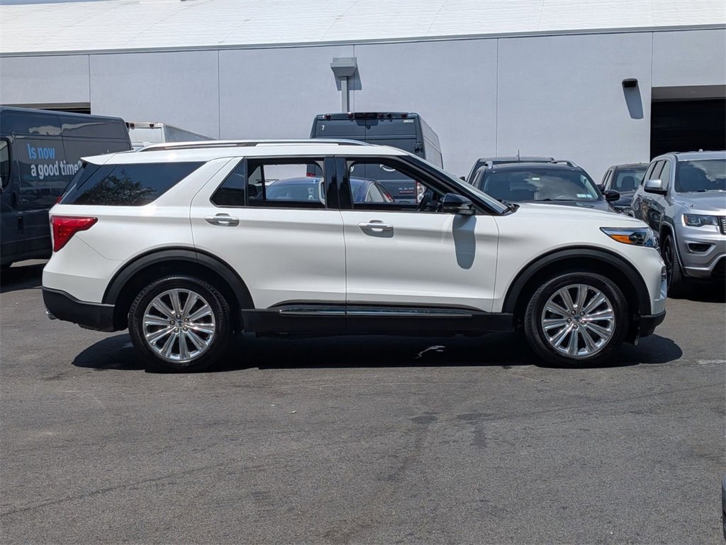Used 2022 Ford Explorer Limited w/ Equipment Group 301A image 2