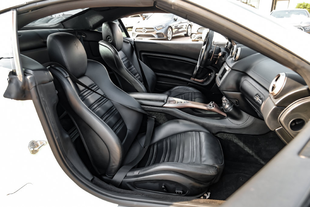 Used 2014 Ferrari California RWD image 37