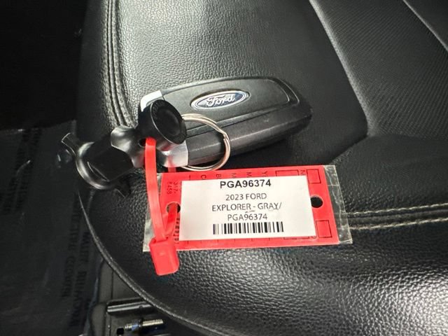 Used 2023 Ford Explorer Limited w/ Limited Technology Package AWD/4WD image 29