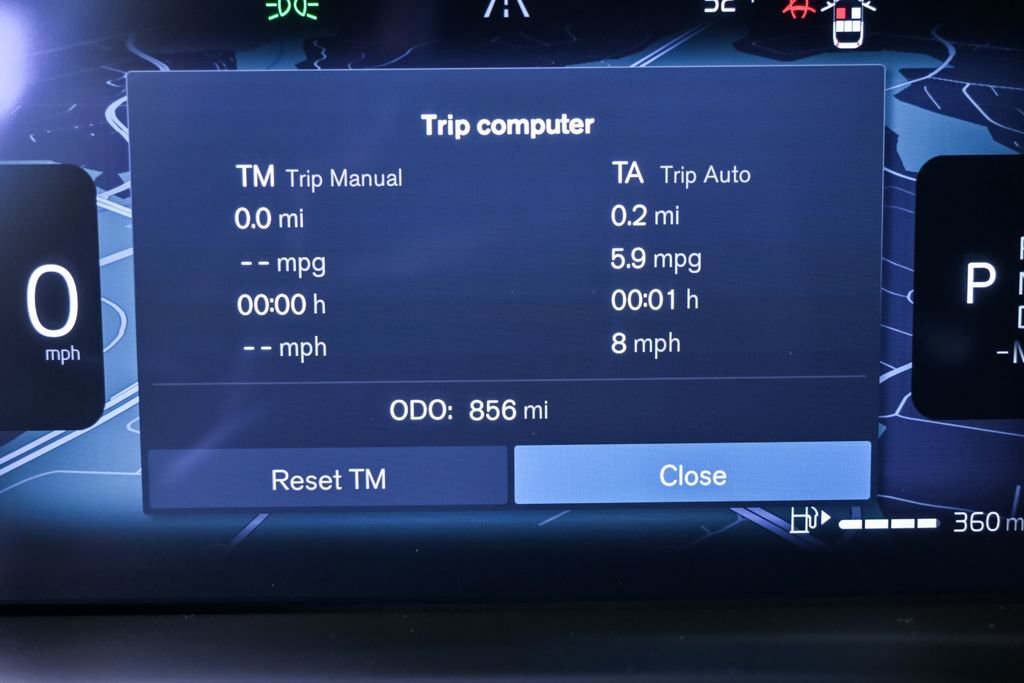 Used 2026 Volvo XC40 B4 Plus w/ Protection Package Premier image 13