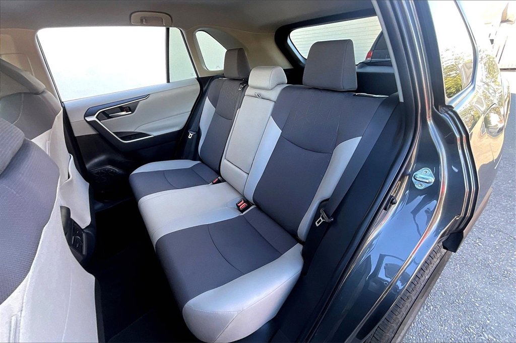 Used 2025 Toyota RAV4 XLE image 24