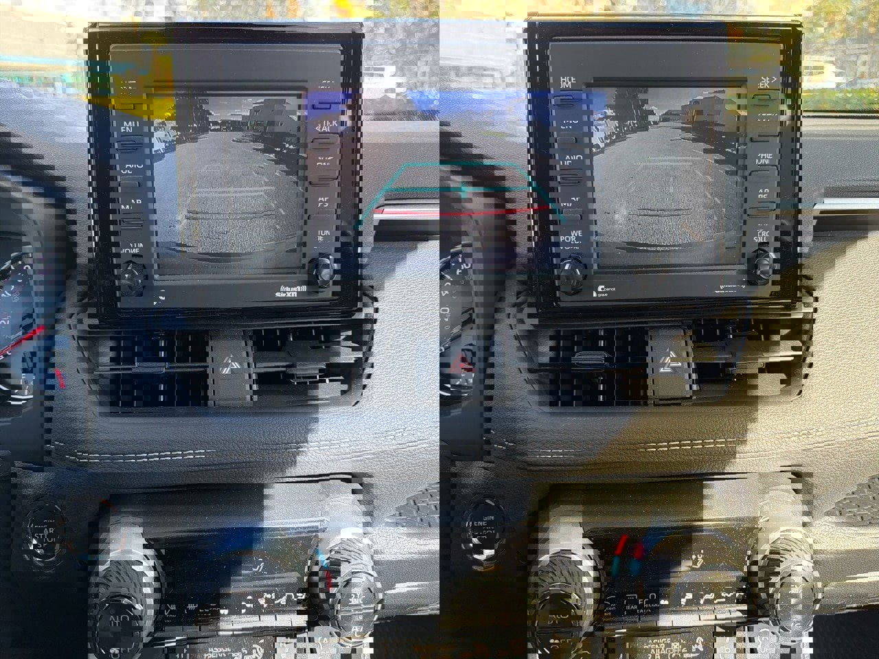 Used 2022 Toyota RAV4 XLE image 17