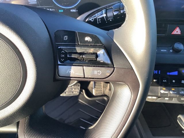 Certified 2025 Hyundai Elantra SEL image 28