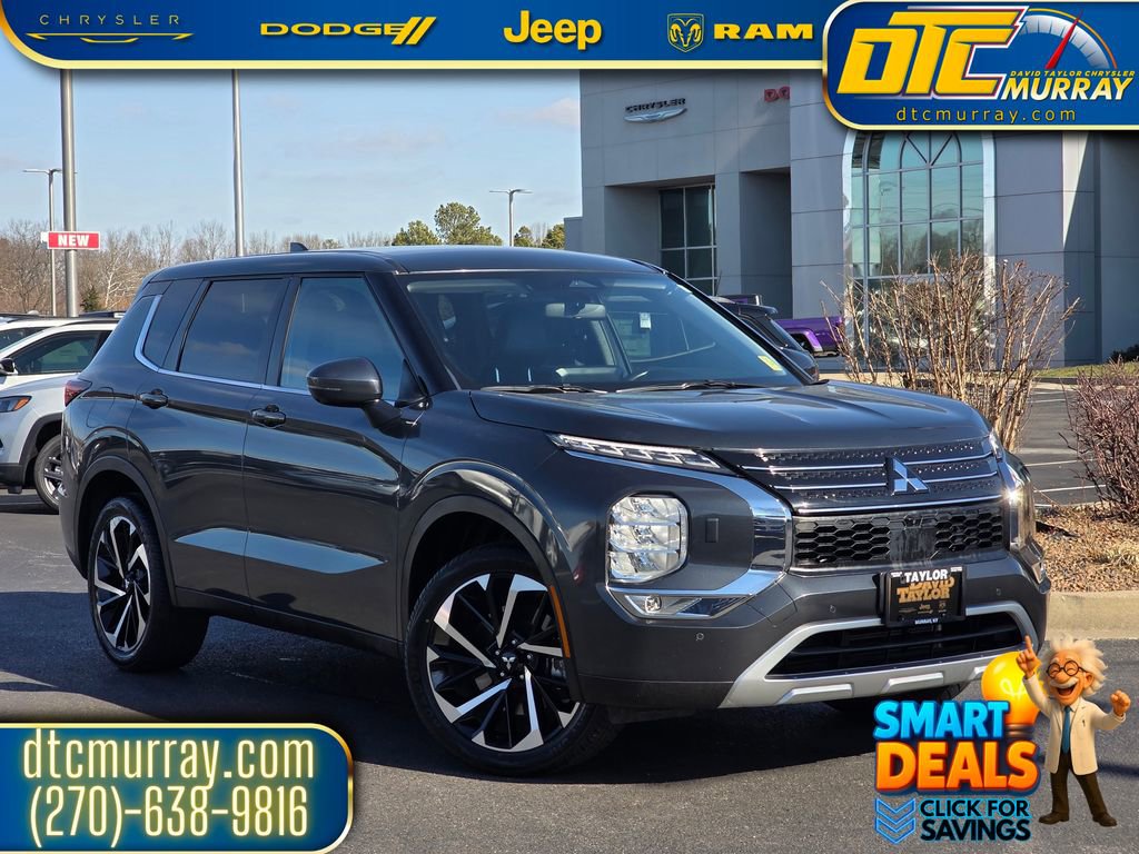 Used 2024 Mitsubishi Outlander SE image 1