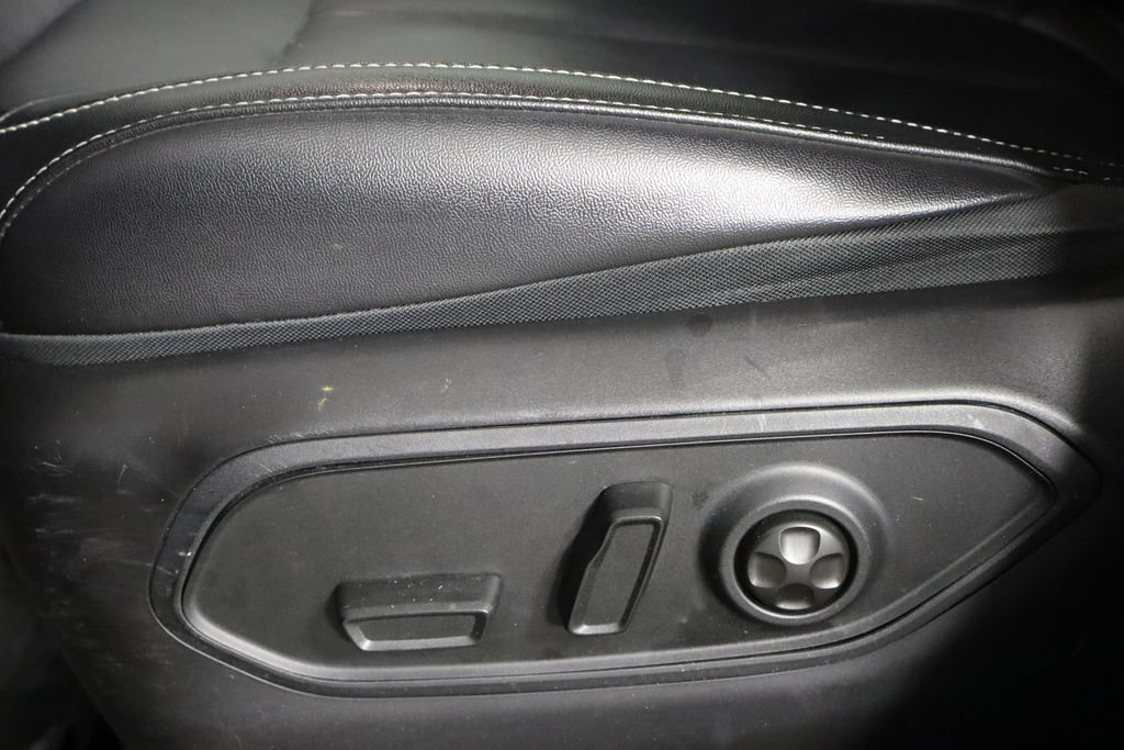 Used 2022 Jeep Grand Cherokee Limited AWD/4WD image 25