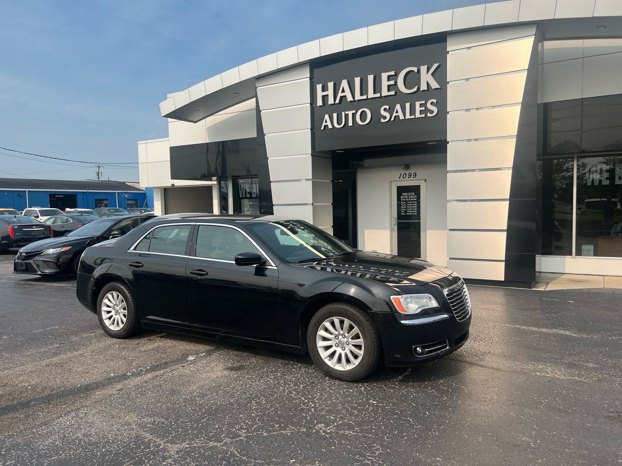 Used 2013 Chrysler 300 Touring RWD image 8