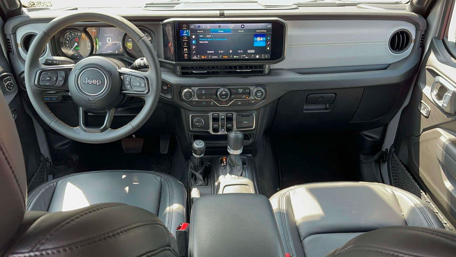 Used 2024 Jeep Wrangler Unlimited AWD/4WD image 11